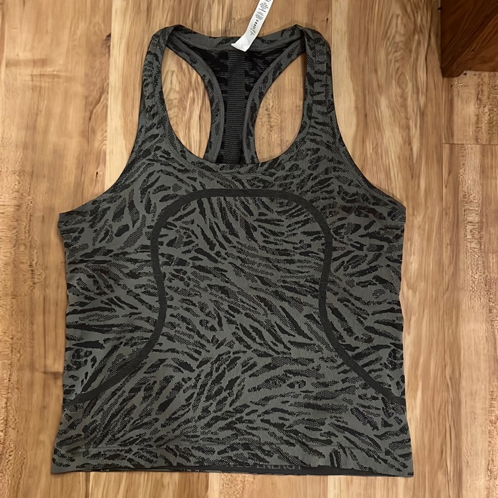 Lululemon Swiftly waist length size 10